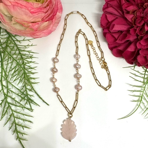 Saval Jewelry Jewelry - NEW⚜️Rose Quartz & Freshwater Pearl Hand Linked Necklace